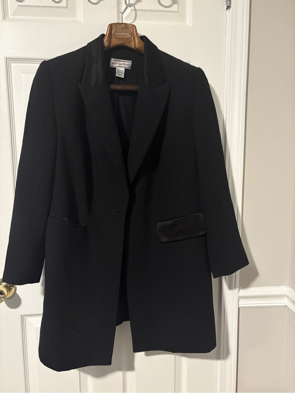 Ermenegildo Zegna Black Long Women's Blazer with Satin Trim